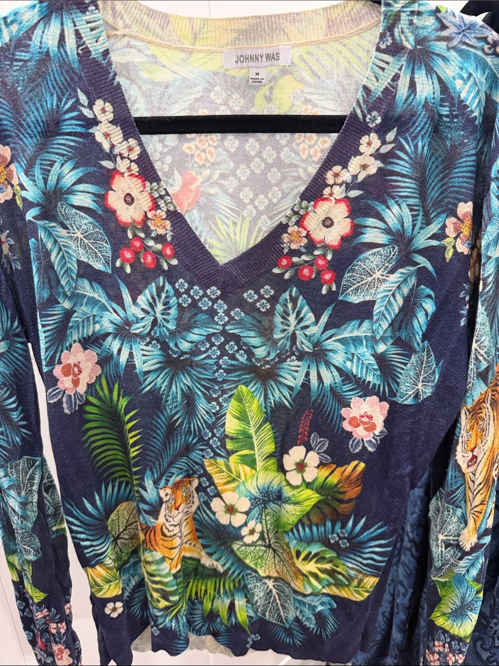 Johnny Was Navy Blue Tropical Tiger V-Neck Long Sleeve Top Medium